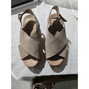 Gentle Souls Crossover Strap Sandal Size 7
